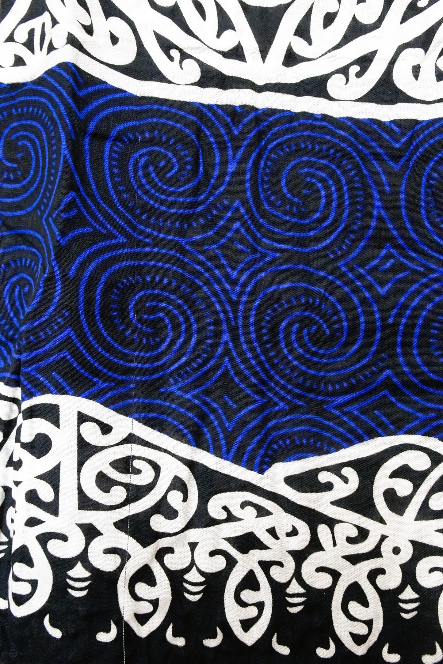 BANS204 Sarong Spiral/Koru rayon Blue & white