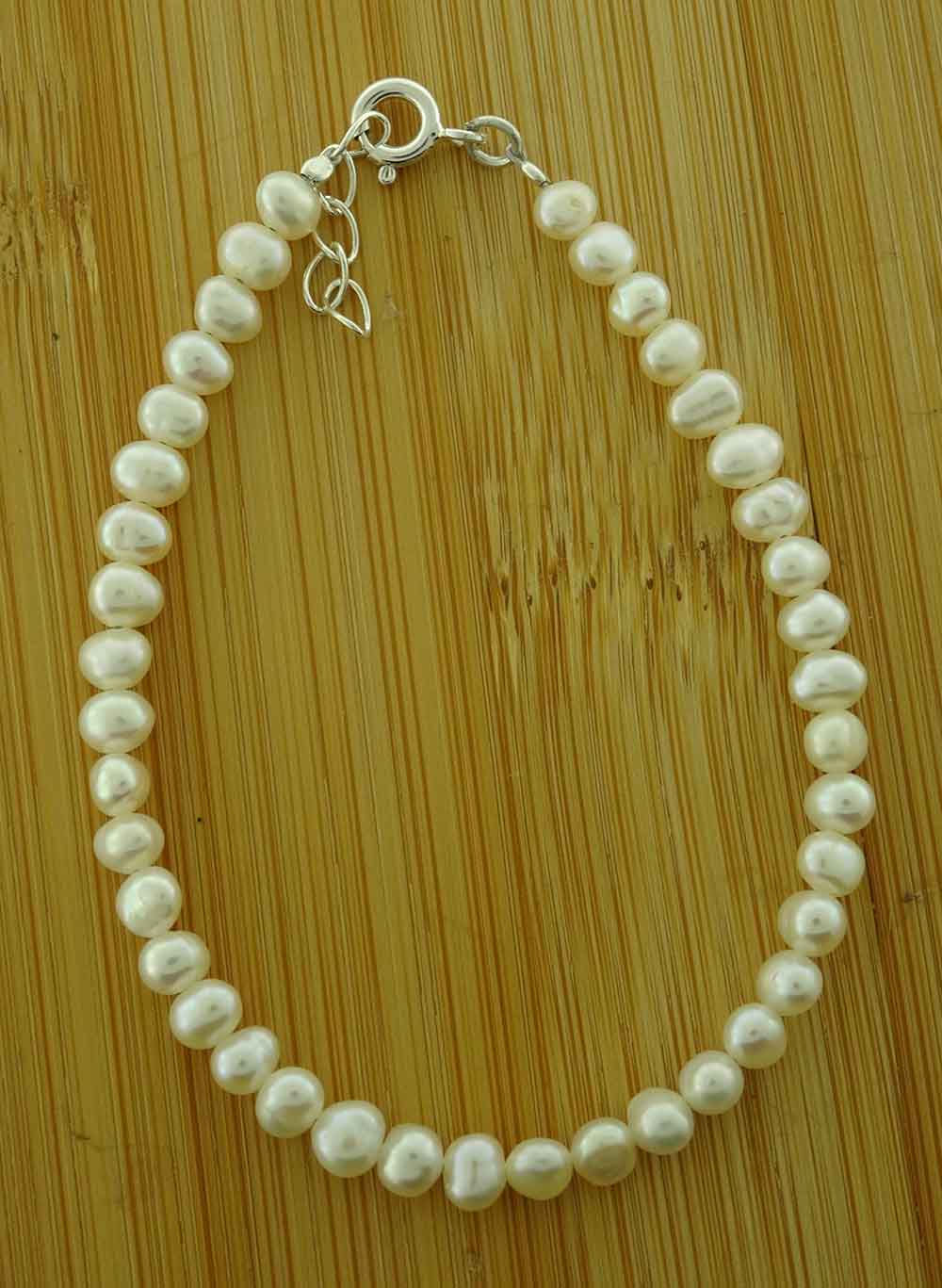 White Pearl Bracelet round Pearls