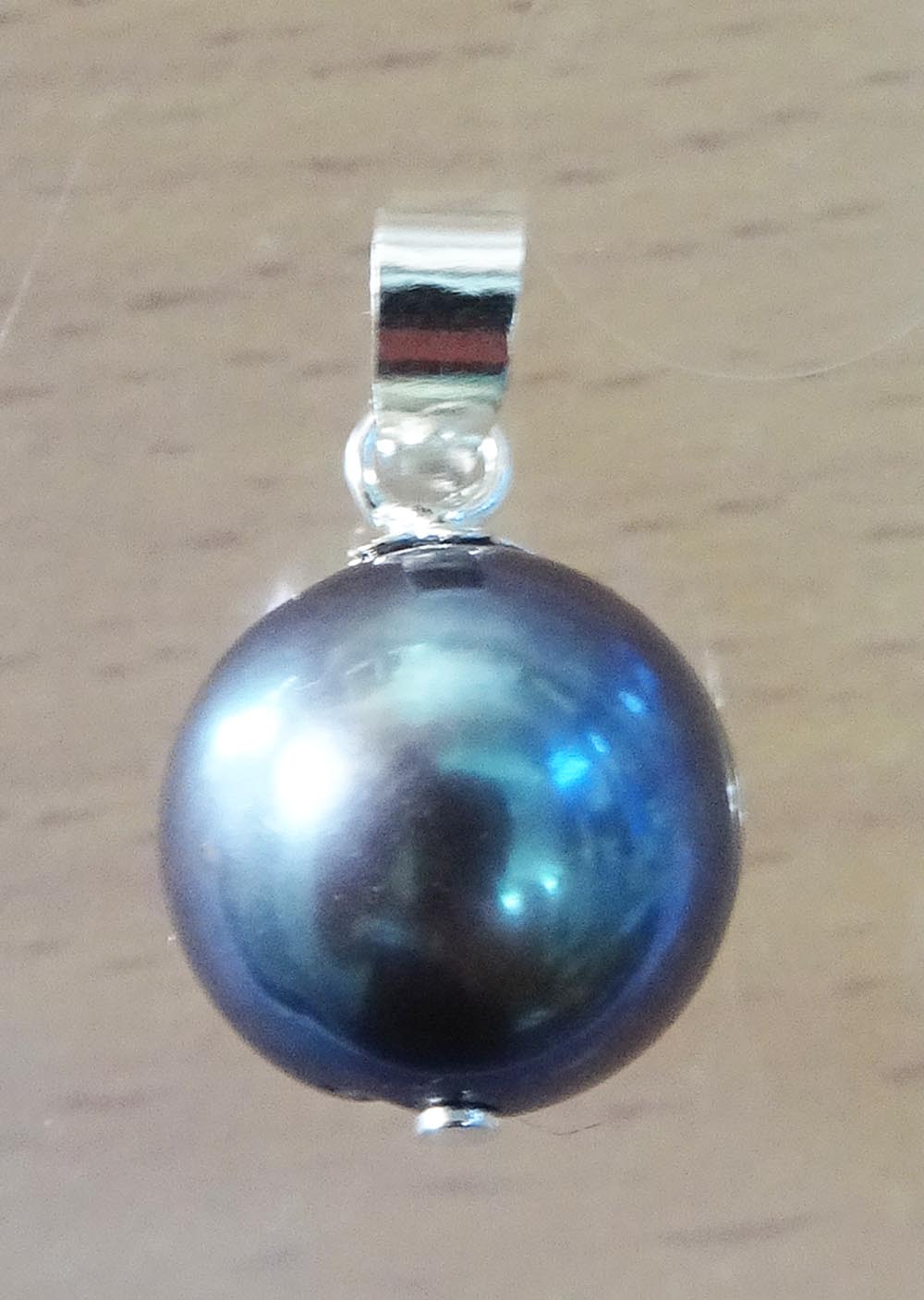 Peacock 10mm pearl pendant
