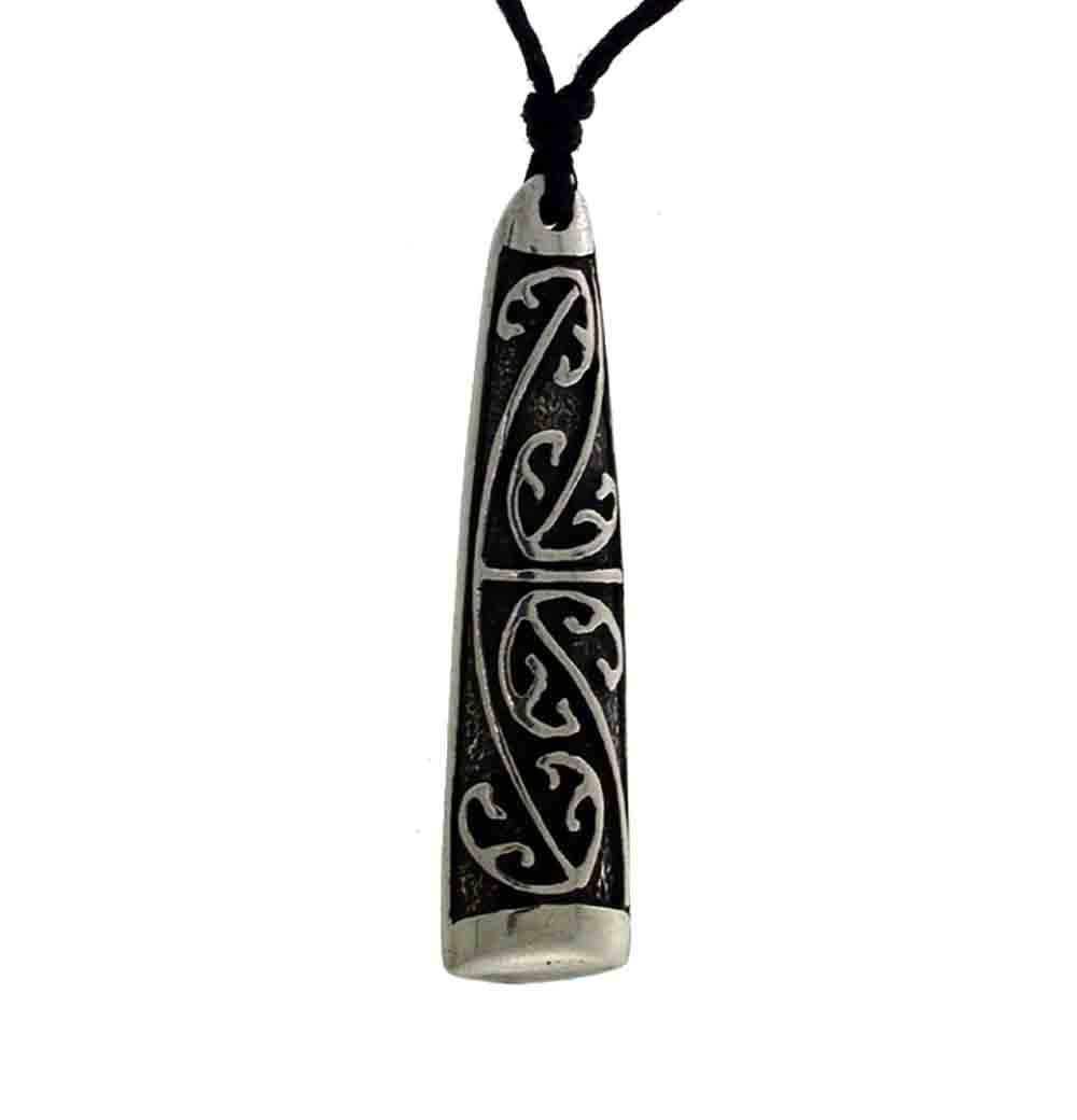 Pend pewter adze kowhaiwhai