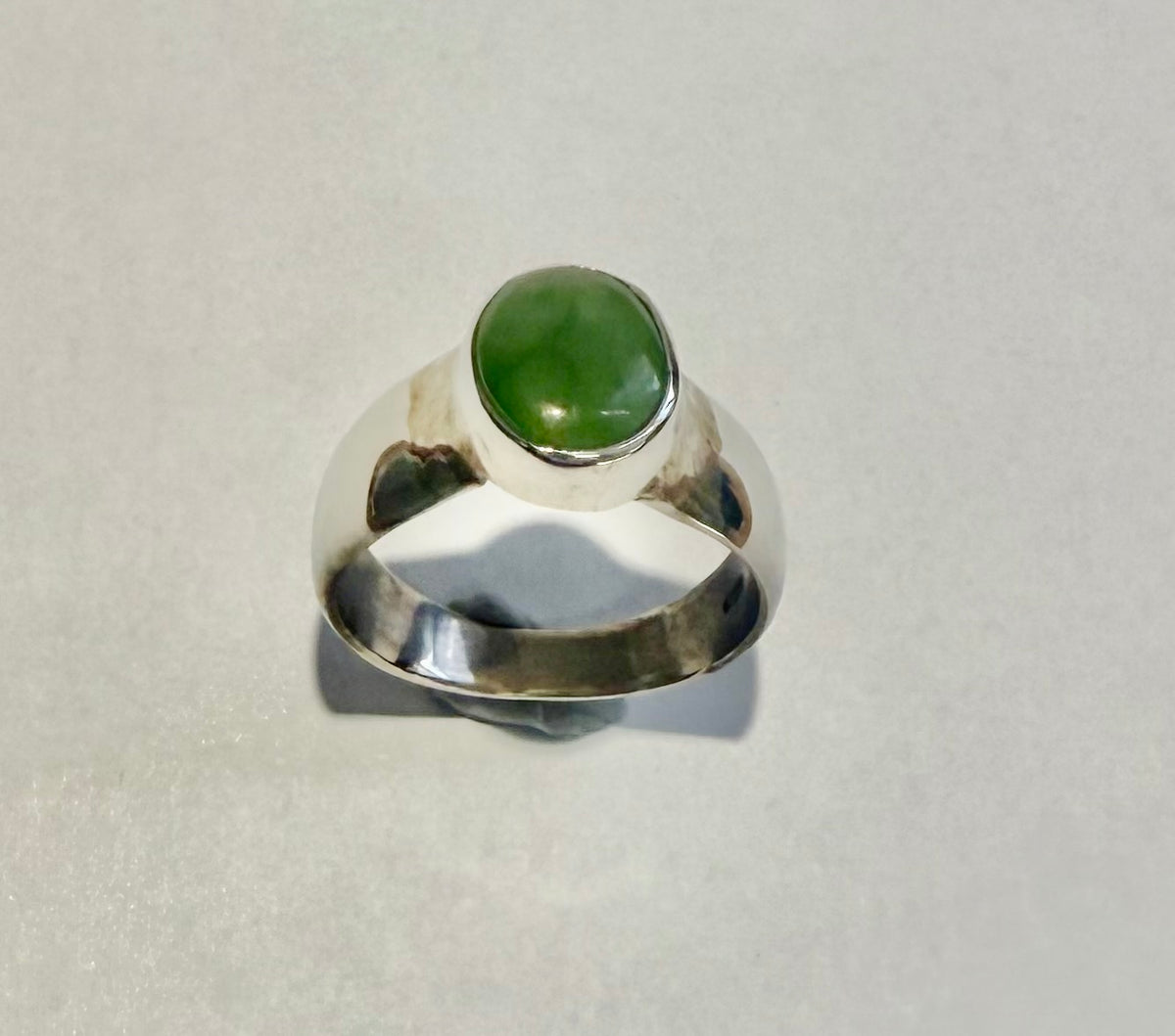 Pounamu 10x8mm oval cabochon ring sterling silver medium