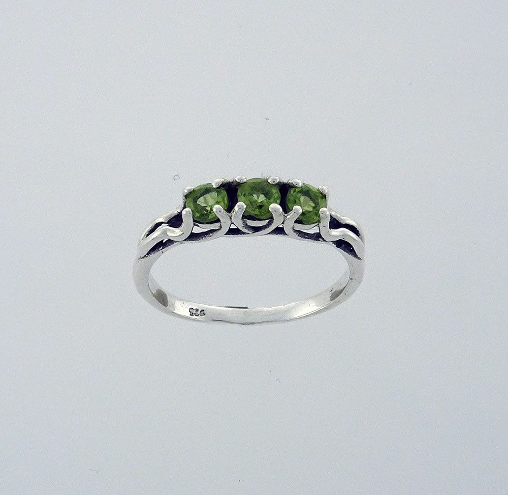 RPE518M Ring Peridot 3x Faceted stones