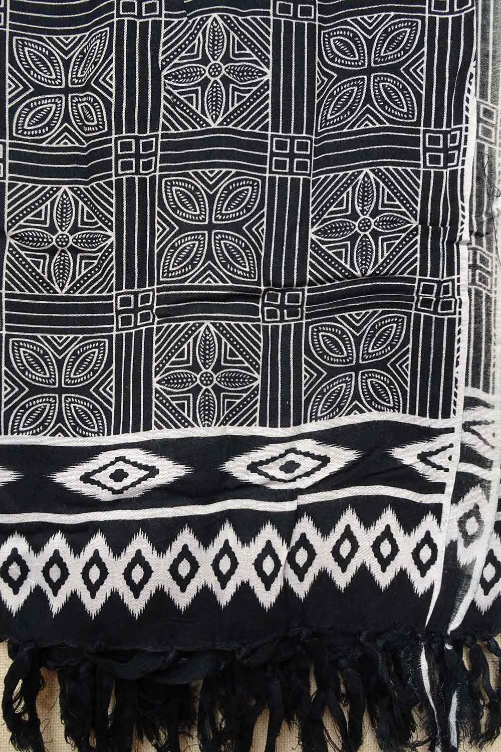 Pacifica fine print blk/white