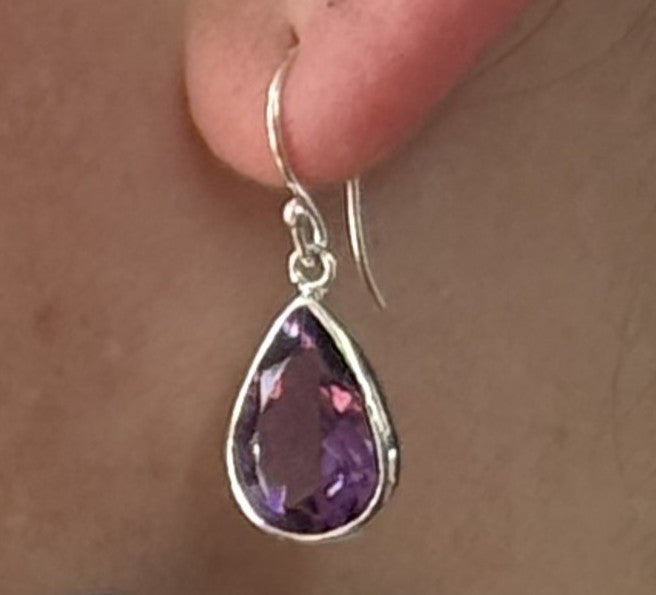 EA107   Amethyst Faceted Teardrop 18x13mm Earrings