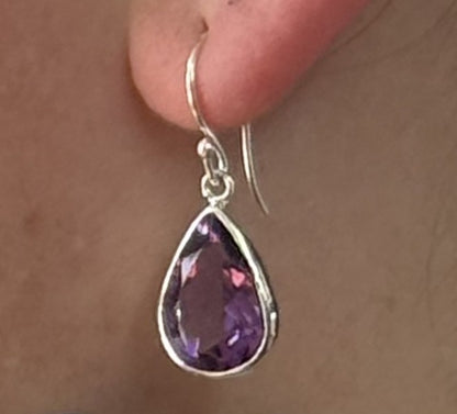 EA107   Amethyst Faceted Teardrop 18x13mm Earrings