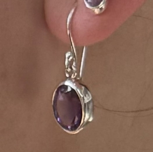 EA111  Amethyst Faceted 8x6mm oval Earring