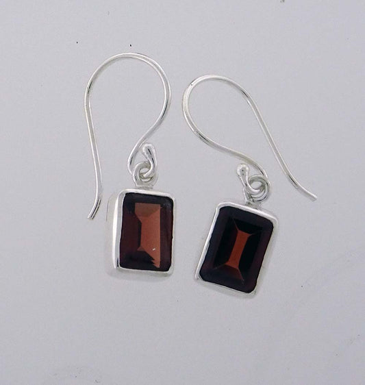 EG107  Garnet Faceted 8x6mm Rectangle Earring