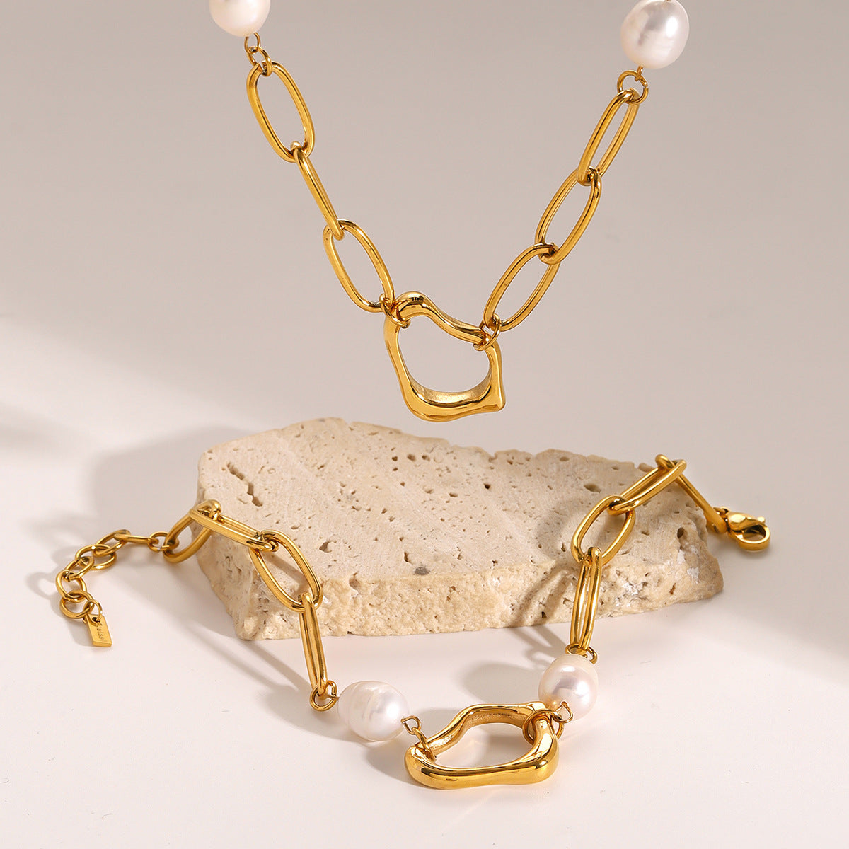 18K Gold Plated Stainless Steel & Fresh Water Pearl Necklace Oval links & 4 Pearls