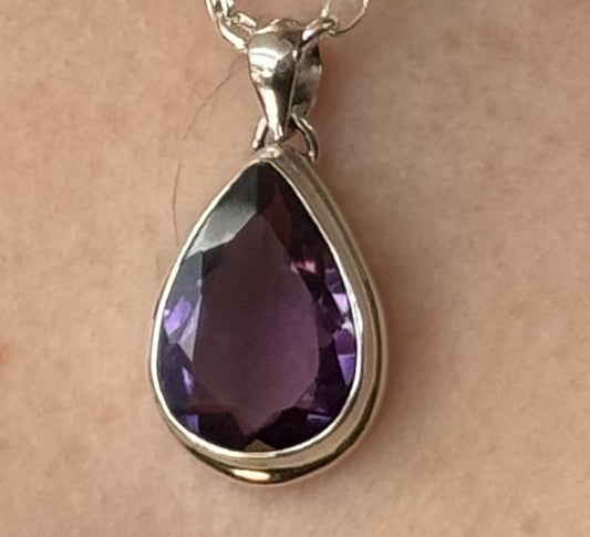 PA102   Amethyst Faceted 18x13mm Teardrop
