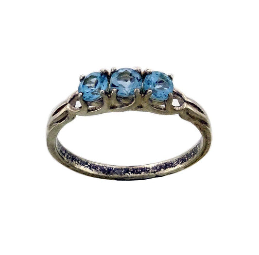 RBT513S    Ring Blue Topaz 3 x Faceted stones
